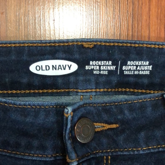 Old Navy Rockstar Super Skinny Mid-Rise Jean - Picture 3 of 10